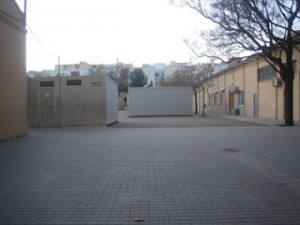 Interior del colegio Santo Angel de la Guarda con los barracones 