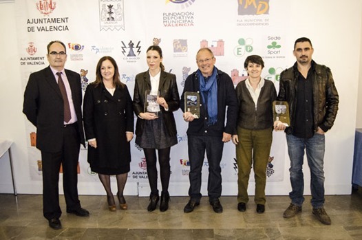 Los galardonados ya en la sala de exposiciones.