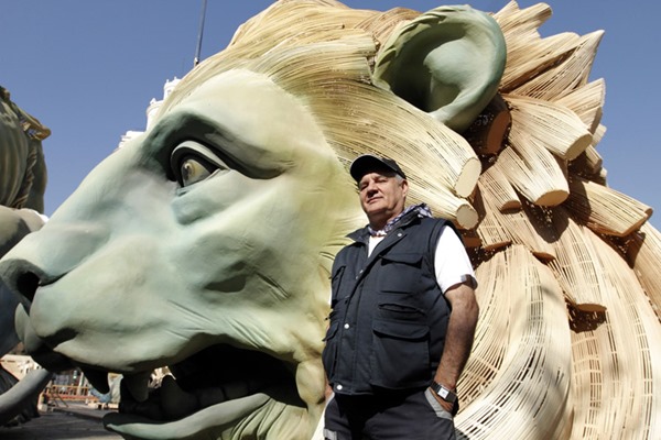 01 Manolo Garc&iacute;a - Falla Ayuntamiento Valencia 2015