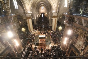Vista panorámica de la Catedral en la Misa de las Familias/javier peiró