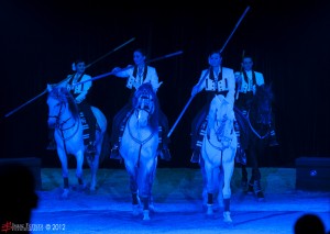 Las hermanas González con sus caballos en la pista del Mundial/isaac ferrera Las hermanas González con sus caballos en la pista del Mundial/isaac ferrera