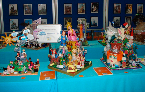 El Centro Comercial El Saler alberga también la exposición de las maquetas presentadas al concurso de Pintor Stolz Burgos. Foto: Ciberfallas