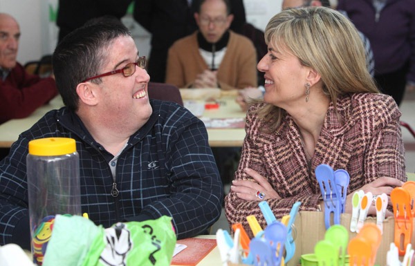 010313_foto_consellera_bienestar_vilajoiosa_2