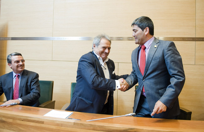 Firma convenio ayto Llombai foto_Abulaila1
