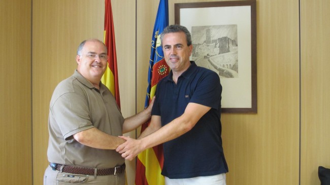 Fernando de Rosa con Fernando Móner, presidente de la Asociación Valenciana de Consumidores y Usuarios