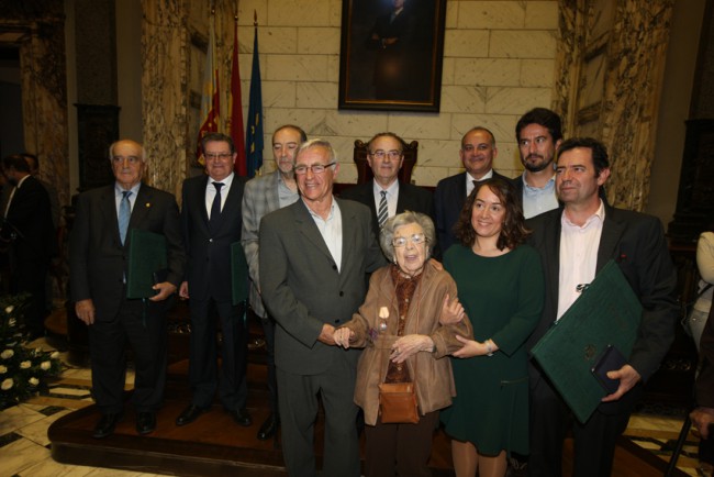 1020. Honores y distinciones (2)