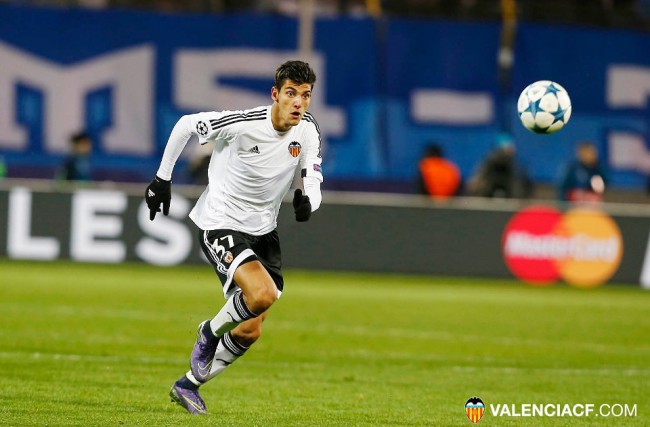 Rafa Mir debutó con el Valencia Cf en Champions League. Foto: VCF