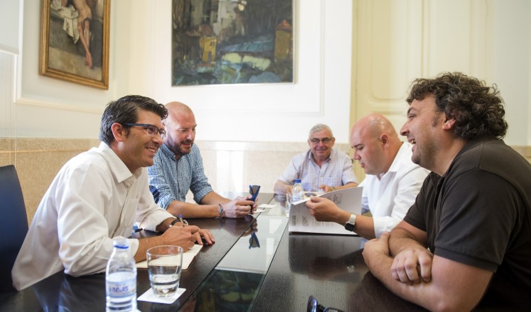 Jorge Rodríguez se reúne con alcalde de Gilet foto_Abulaila (2)