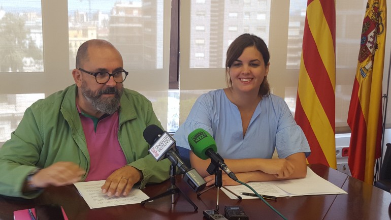 Sandra Gómez, i el secretari autonòmic d'Ocupació i director general del SERVEF, Enric Nomdedéu, presenten Avalem Joves + a València