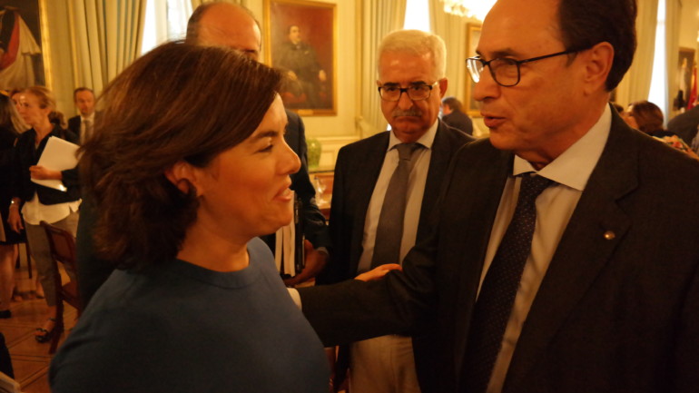 Soler departiendo con Sáenz de Santamaría