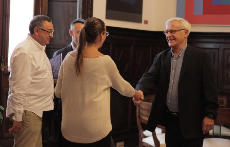 Ribó es reunix amb els responsables de Global Sports Innovation, empresa vinculada a Microsof, per a pactar la seua entrada al projecte nàutic de La Marina