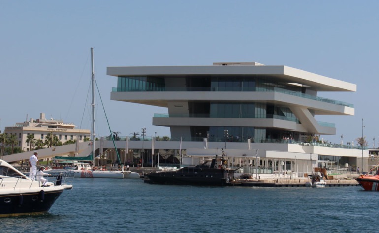 El edificio Veles e Vents, auténtico emblema de La Marina de València. Foto: Javier Furió