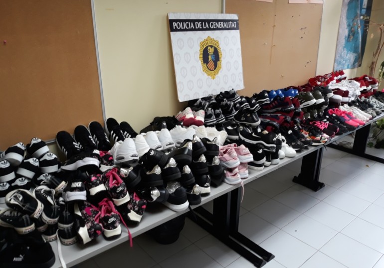 Zapatillas falsificadas en Sueca.