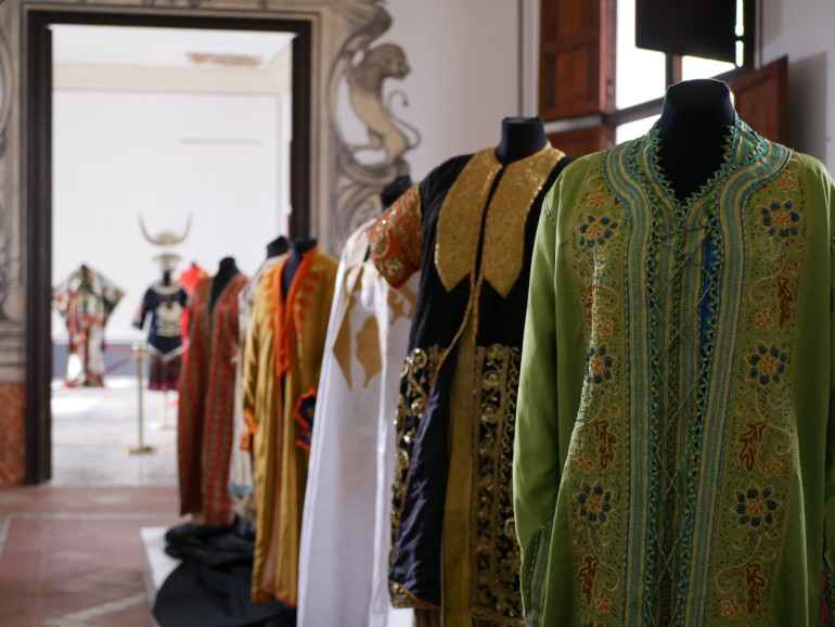 Vestidos de la Ruta de la Seda, en el Museo de la Seda