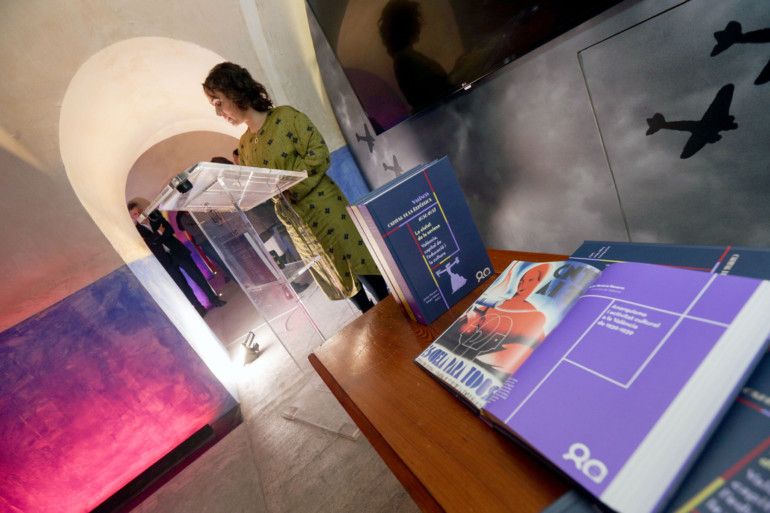 VALENCIA  2018-02-16
La regidora de Patrimoni i Recursos Culturals, Glria Tello, acompanyada pel regidor de Govern Interior, Sergi Campillo, participa en la presentaci del tercer llibre commemoratiu de Valncia Capital de la Repblica 1936-1937, La ciutat de la saviesa. Valncia, capital de l'educaci i la cultura. Refugi antiaeri de l'Ajuntament de Valncia.
