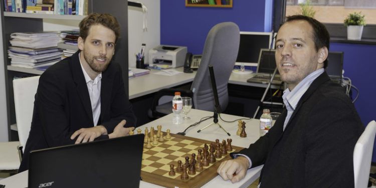 El campeón de España, Paco Vallejo y Enrique Llobell en un evento disputado en la Universitat de València