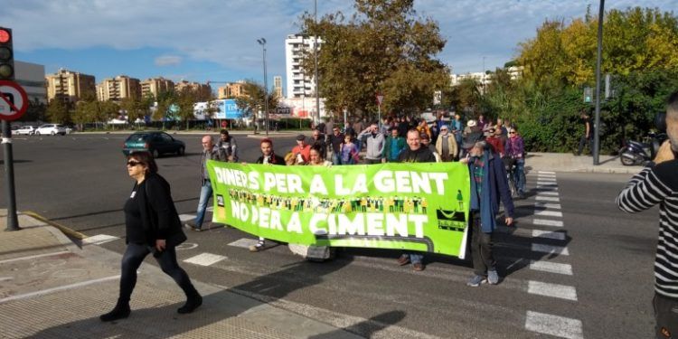 Per l'Horta vuelve a reclamar a Fomento que renuncie a la ampliación de la autovía V-21