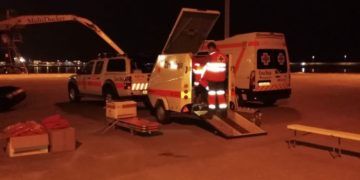 Cruz Roja ya dispuso ayer otro dispositivo en el puerto de Alicante para atender a otros 16 inmigrantes llegados también en patera.