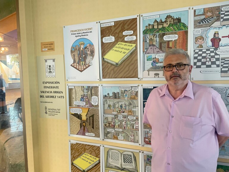 Basilio López, presidente de la Fundación Valencia Cuna inauguró la exposición en el Albir