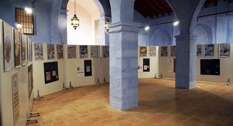 La exposición en la mezquita-ermita de Santa Cruz de Chelva