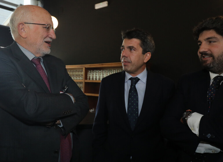 Mazón ha criticado la infrafinanciación de la Comunitat Valenciana en el pleno que la Asociación Valenciana de Empresarios (AVE)