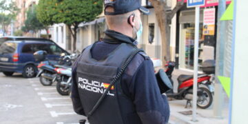 Policía Nacional patrullando la calle