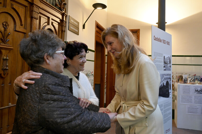 Amparo Marco reivindicó la figura de Concha Alós en la apertura de la exposición 'L'escriptora de Castelló'