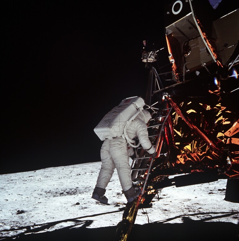 © NASA. Edwin Aldrin descendiendo del Módulo Lunar.
