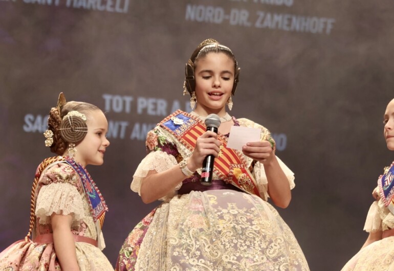 La Fallera Mayor Infantil participó en la Gala Infantil de la Cultura