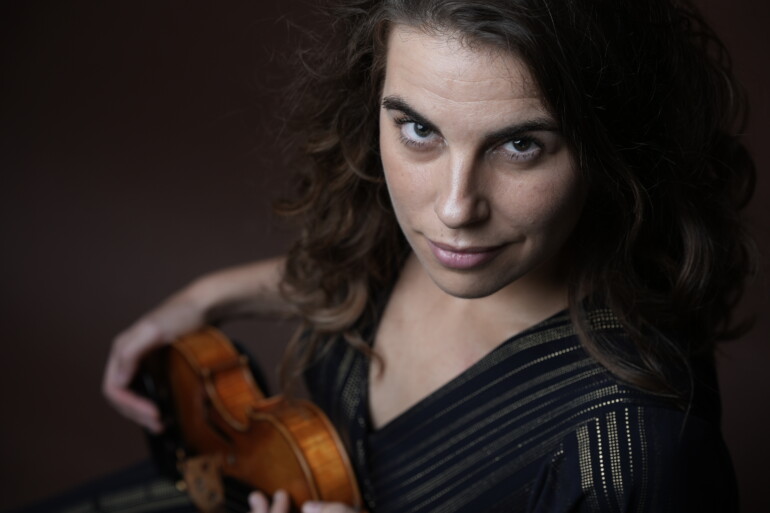 La violinista de Alcublas Lucía Veintimilla saca su primer disco en solitario