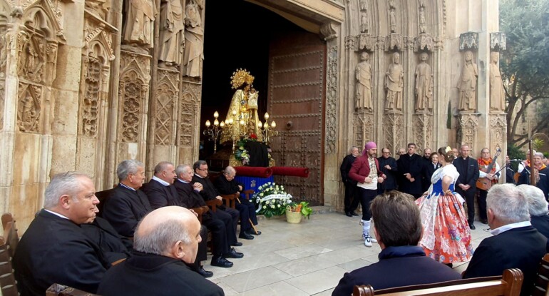 La Virgen de los Desamparados ha presidido el Tribunal de las Aguas