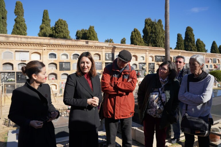Rosa Pérez Garijo visita Fosa 95 cementerio Paterna