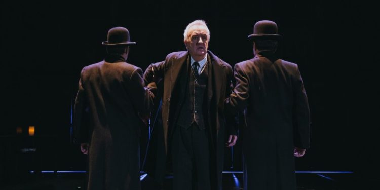 Carlos Hipólito, en el Teatre Principal de Castelló con 'El proceso' de Kafka