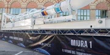 Vista del MIURA 1, cohete espacial reutilizable que podrá transportar pequeños satélites, desarrollada por la empresa española PLD Space y que tiene programado su primer vuelo para el segundo semestre de 2022. EFE/ Emilio Naranjo