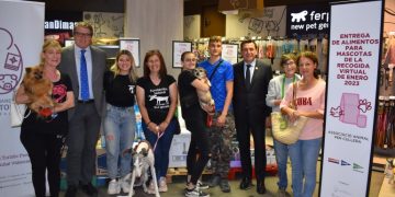 El Corte Inglés entrega lo recaudado en la Recogida Virtual de Alimentos para Mascotas, coordinada por la Germandat Sant Antoni Abat