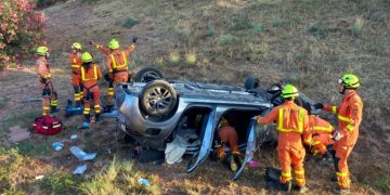 Vuelco de un coche tras salirse de la A-7 en Rotglà i Corberà