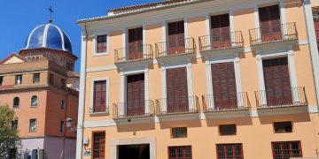 Centro Valenciano de Estudios y Conservación del Patrimonio del Cómic 'Micharmut'