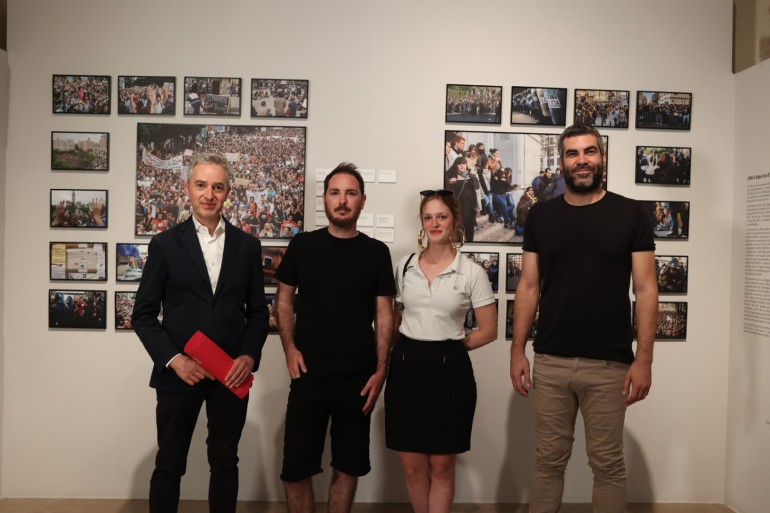 José Luis Pérez Pont junto a los artífices de 'València viva i combativa'