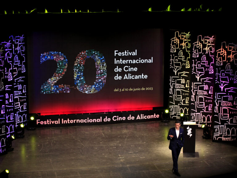 Luis Larrodera presentó la gala inaugural del Festival de Cine de Alicante