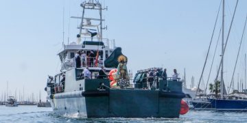 Visita de la Virgen de los Desamparados al Club Náutico