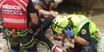 Rescata de un hombre lesionado en el tobillo en el barranco del Turche