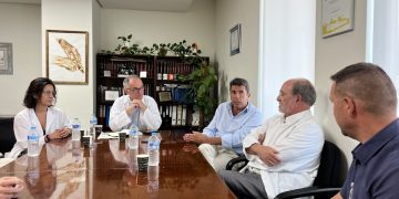 Mazón visitó el Hospital General Universitario Doctor Balmis