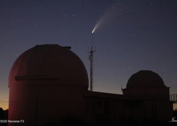 CAAT con cometa Neowise. Foto: Juanjo Isach
