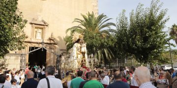 La Virgen, entrando en la parroquia de Nuestra Señora del Sagrado Corazón
