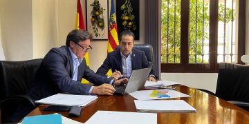 Héctor Folgado y José Antonio Redorat, reunidos para tratar la despoblación del interior de la provincia de Castellón