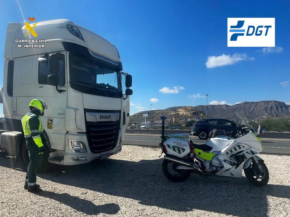 Conductor ebrio detenido en la A-70 por Alicante