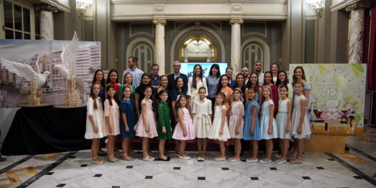 Presentación de las fallas municipales de Valencia 2024