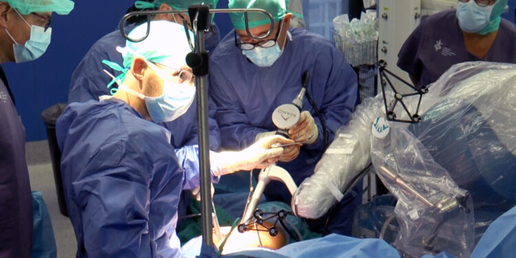 Primera cirugía robótica ortopédica en el Hospital General de Valencia