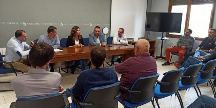 Reunión sobre la planta de tratamiento de purines de Todolella