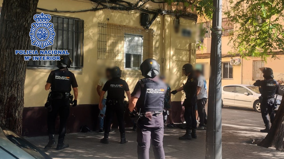 Dispositivo policial contra el tráfico de drogas en las Casitas Rosas